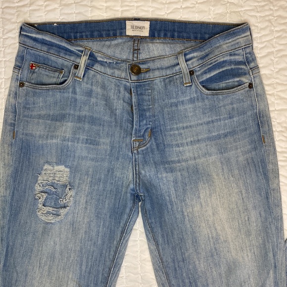 Hudson Leigh Boyfriend Fit Distressed Mid Rise Button Fly Jeans Light Wash | 26 - Picture 3 of 15